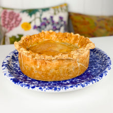 Load image into Gallery viewer, Organic Chicken, Leek & Tarragon Pie